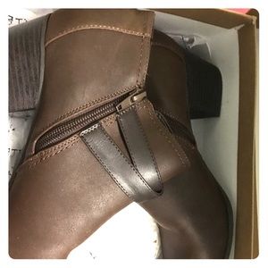 Cute booties never worn